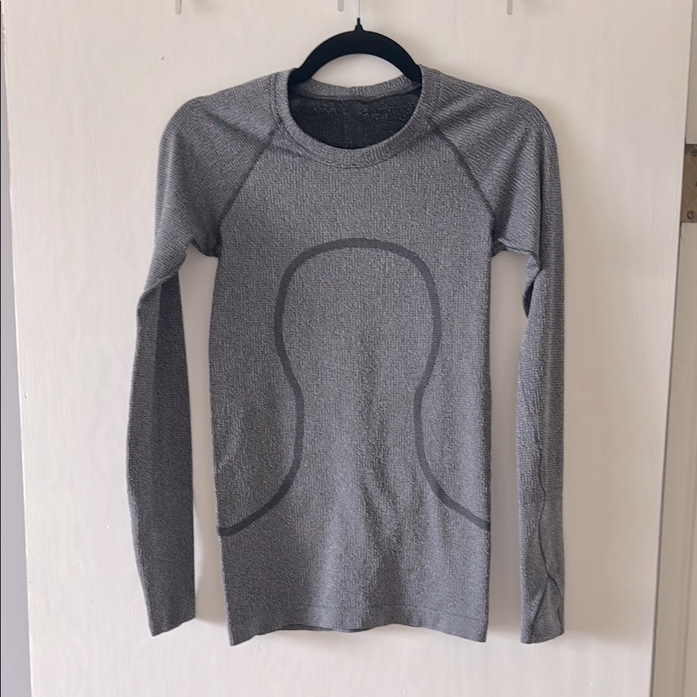 Lululemon sparkle swiftly top